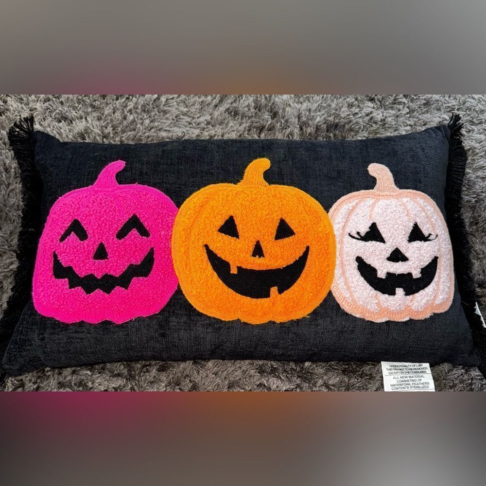 🎃 NWT Lovingkindness Halloween Pumpkin  🎃  Decorative Pillow